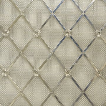 hand assembled 41mm diamond grille with alternate plain rosettes