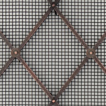 hand assembled 55mm diamond grille with alternate plain rosettes