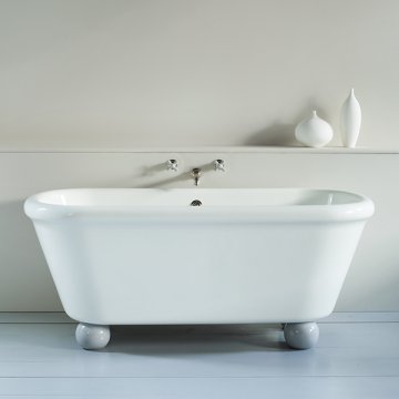 Rockwell bath in white with Seattle Grey feet 1700 x 800mm